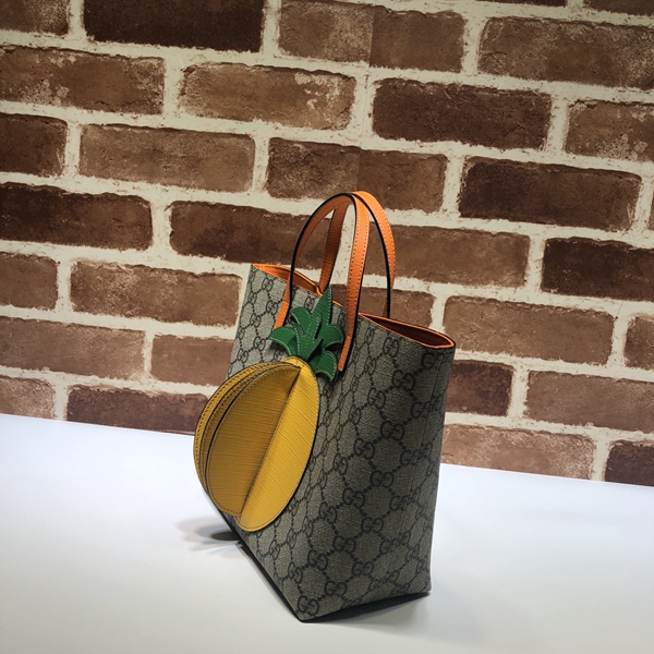 グッチバッグ背面デザイン